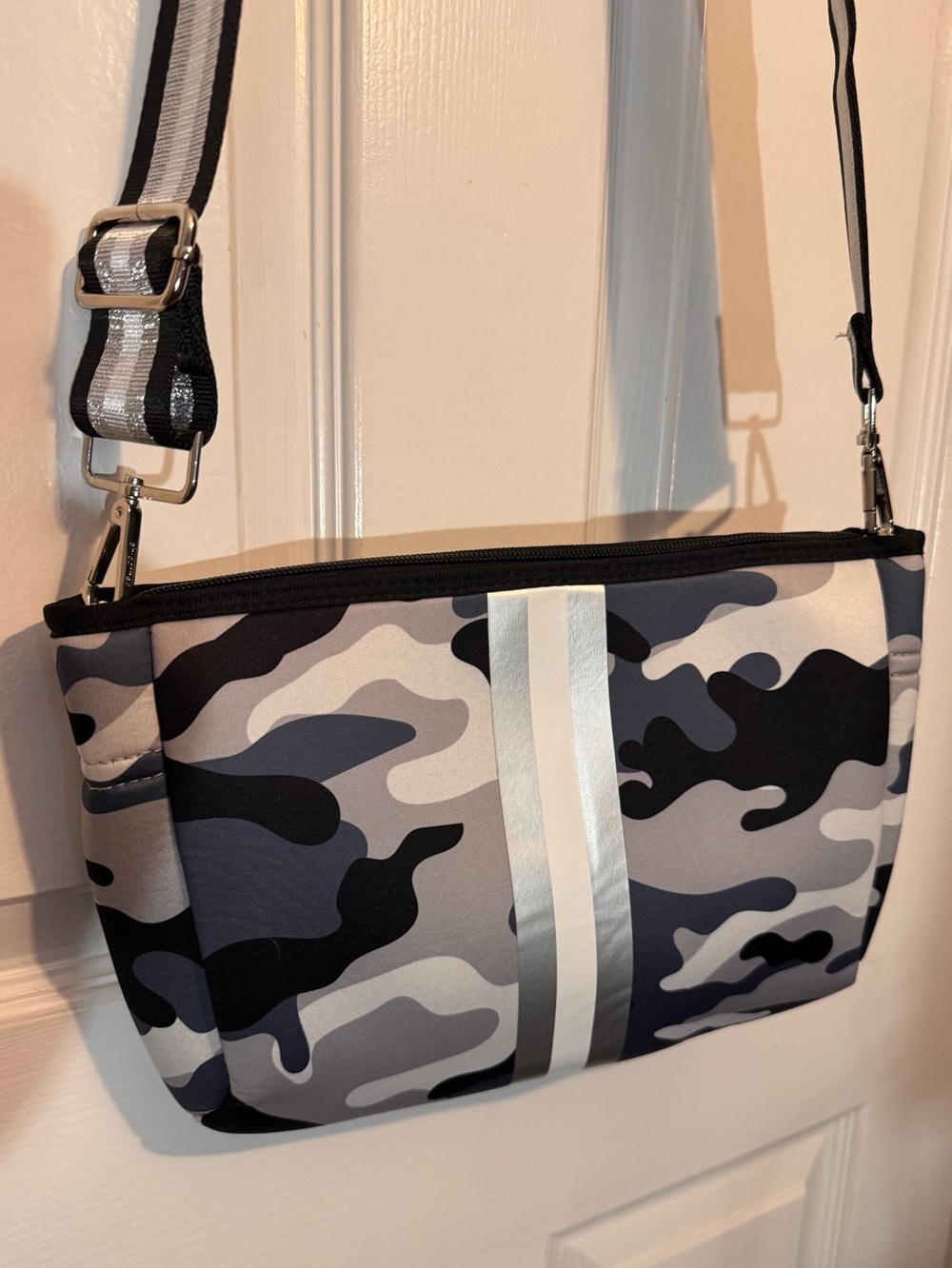 ah-dorned New York Gray Silver Camo Neoprene Tote with Pouch and Crossbody Strap - Picture 12 of 15